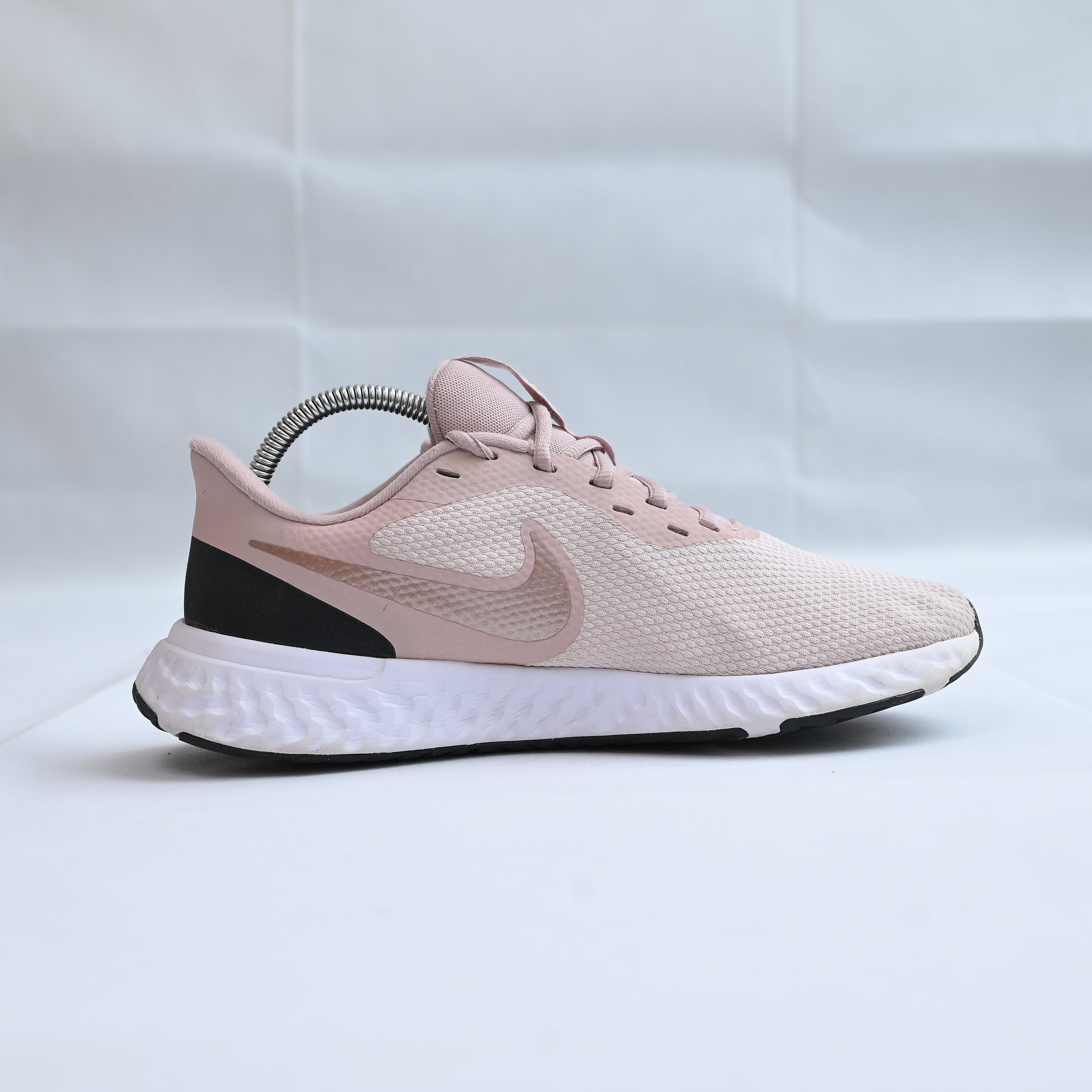 Nike revolution 5