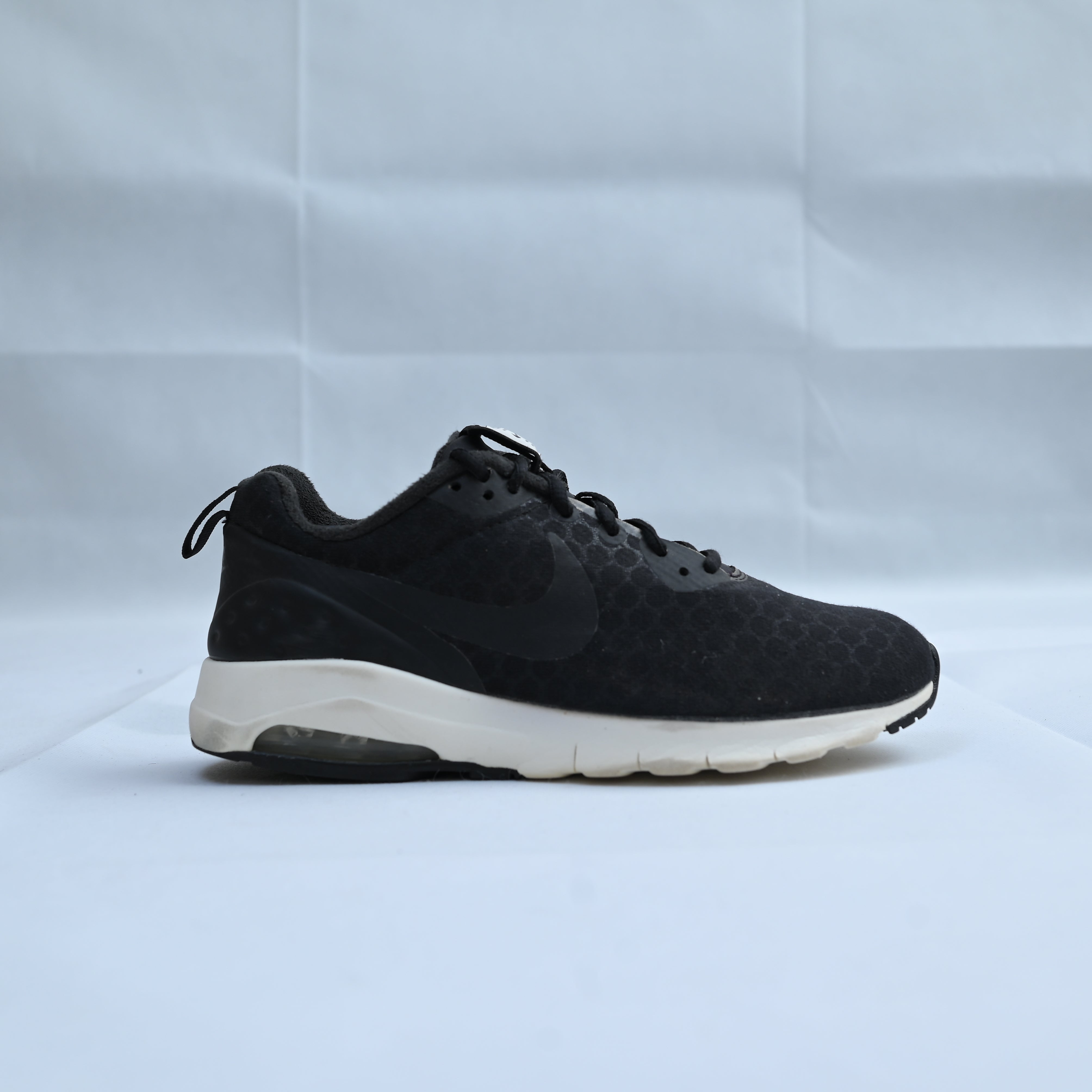 NIKE AIR MAX MOTION LW