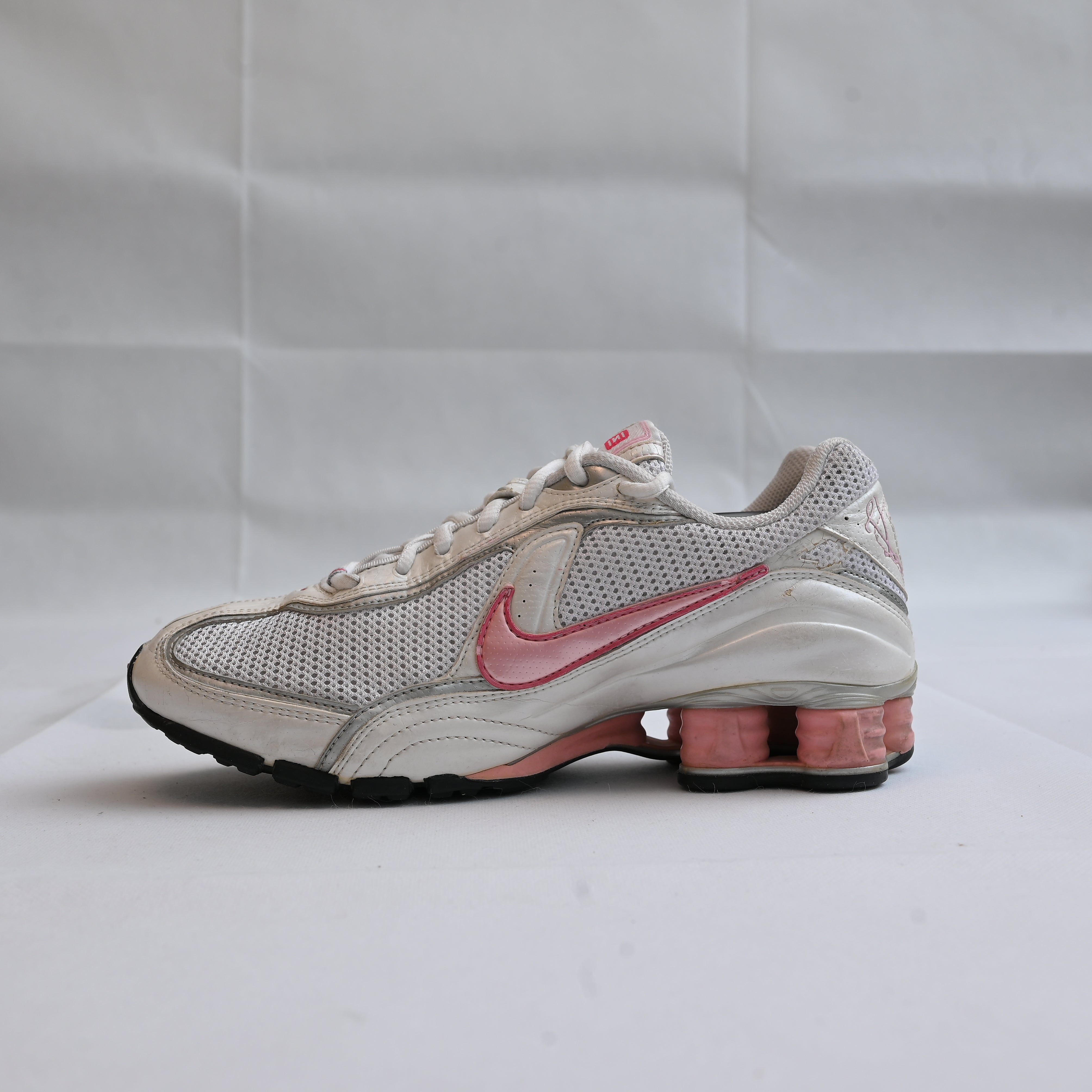 NIKE SHOX