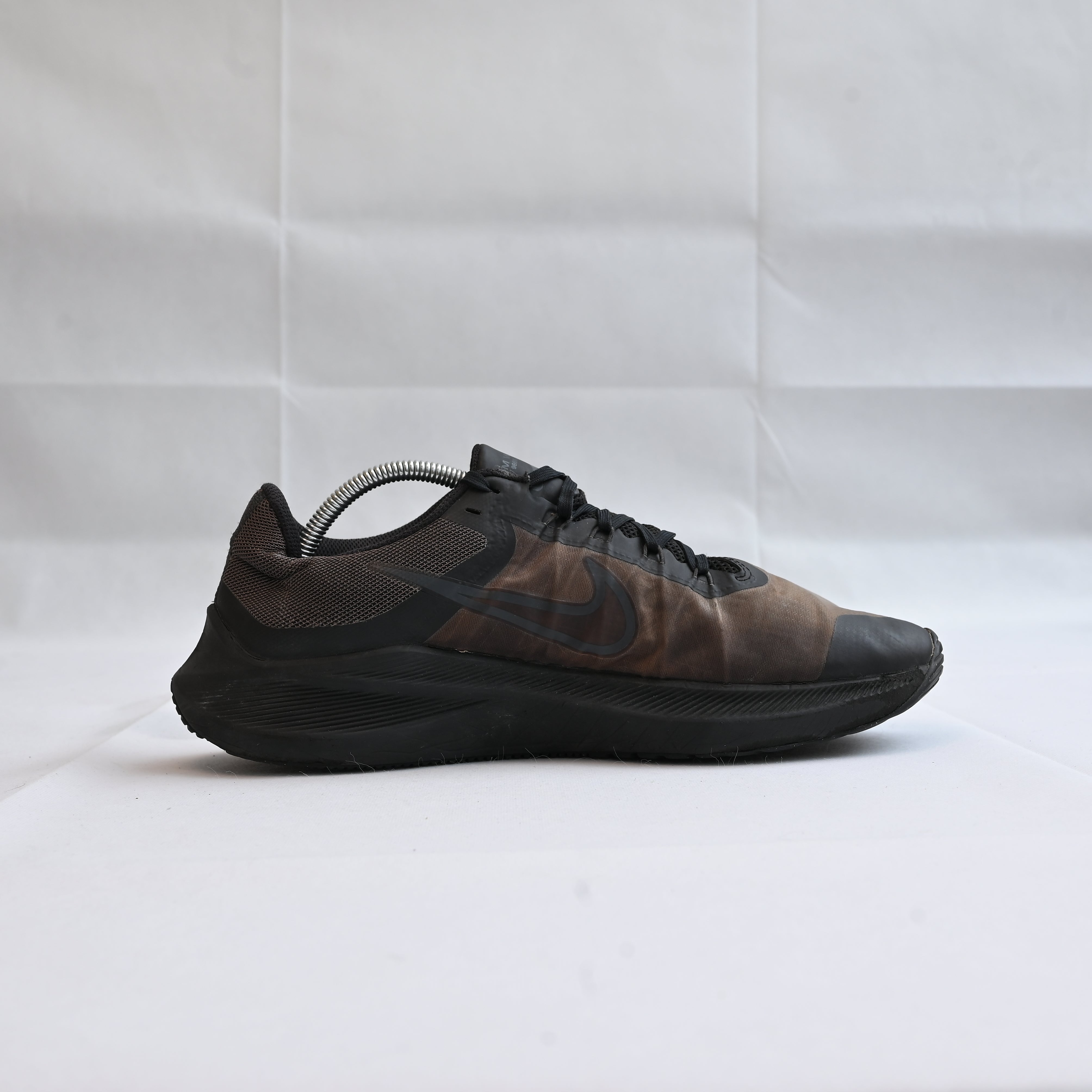 NIKE ZOOM GRAVITY