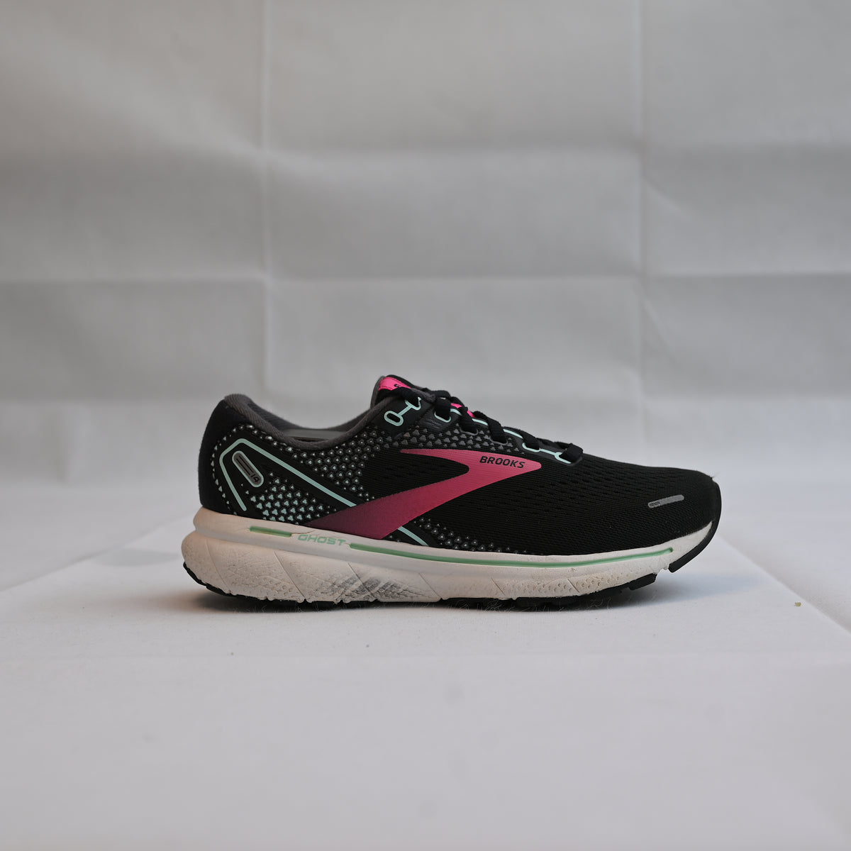 Brooks Ghost 14 Womens Road-Running Shoes - Black/Pink/Yucca - 9