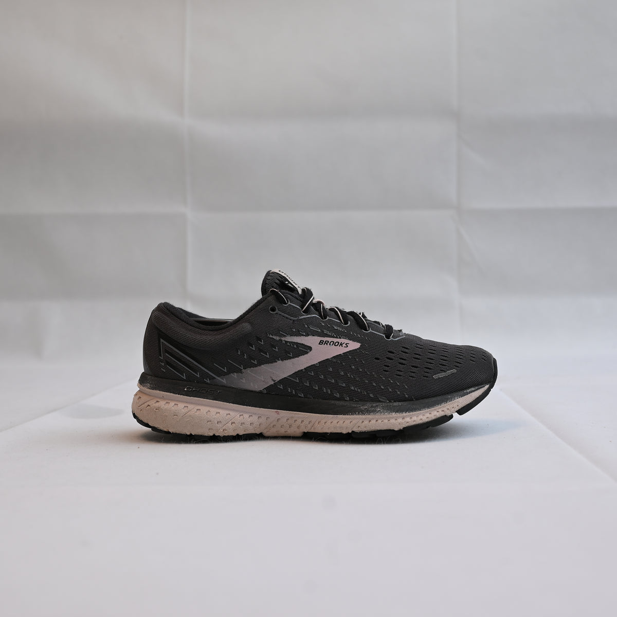 BROOKS GHOST 13
