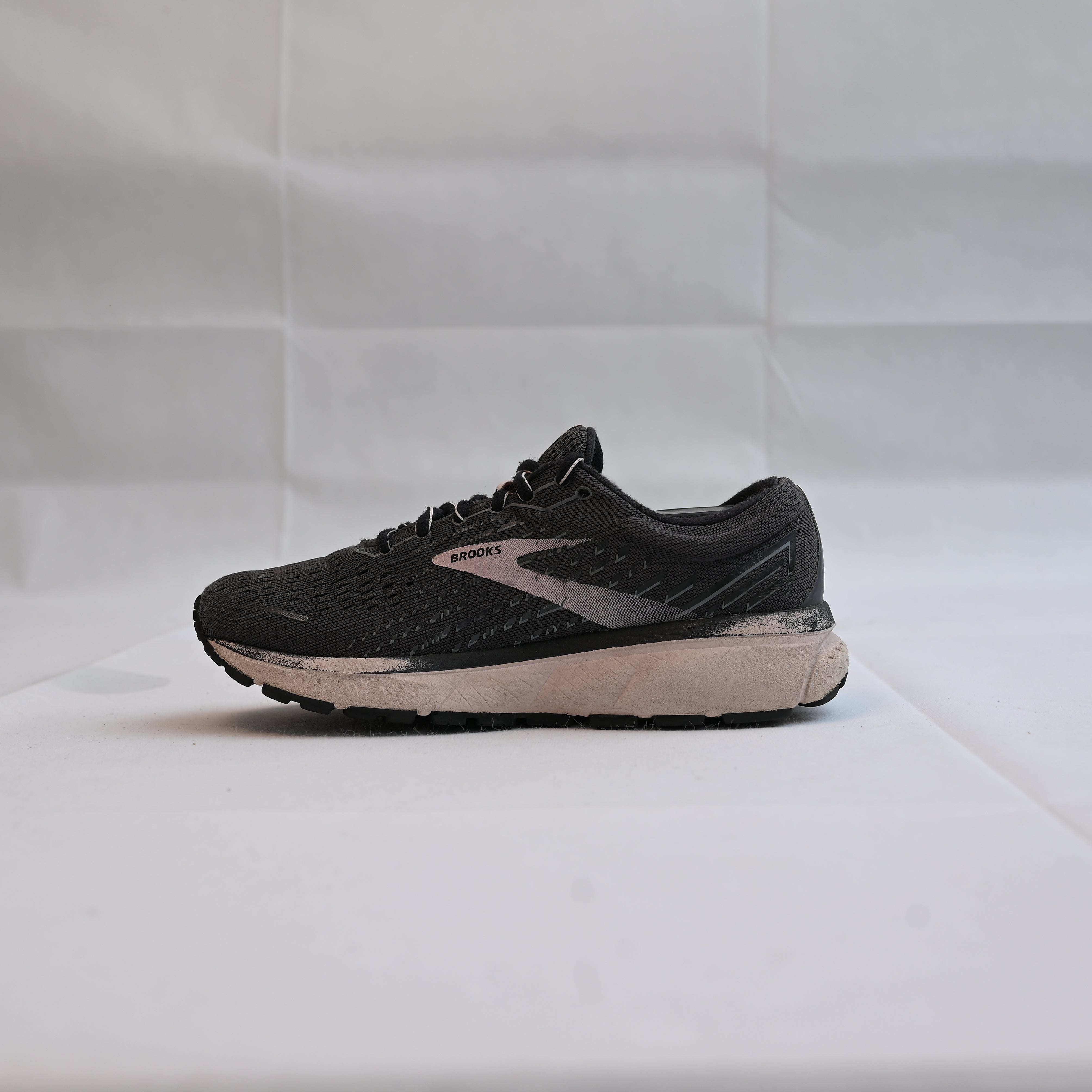 BROOKS GHOST 13