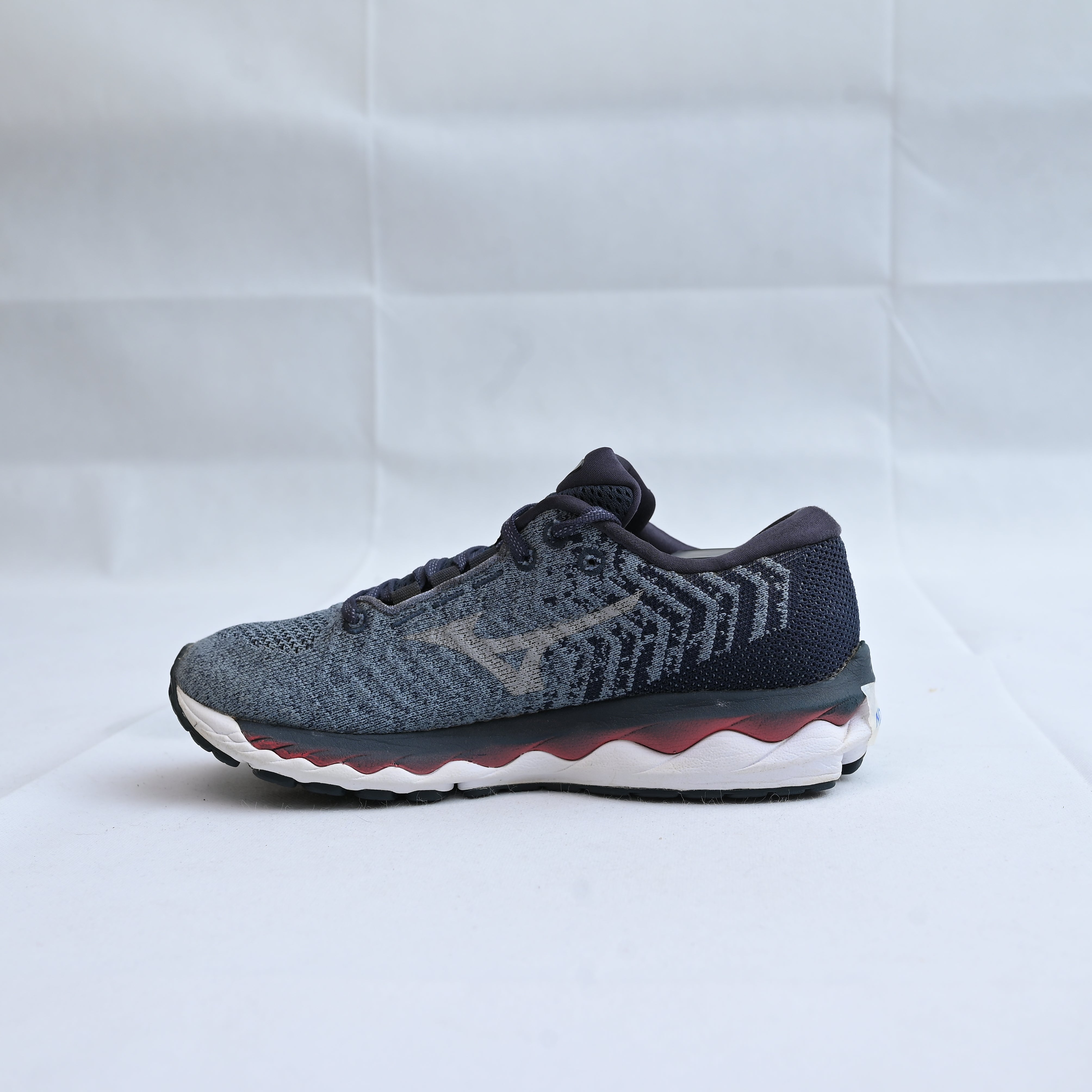 Mizuno Men's Wave Sky Waveknit 3 Running Shoe Grey Shoes Sneakers