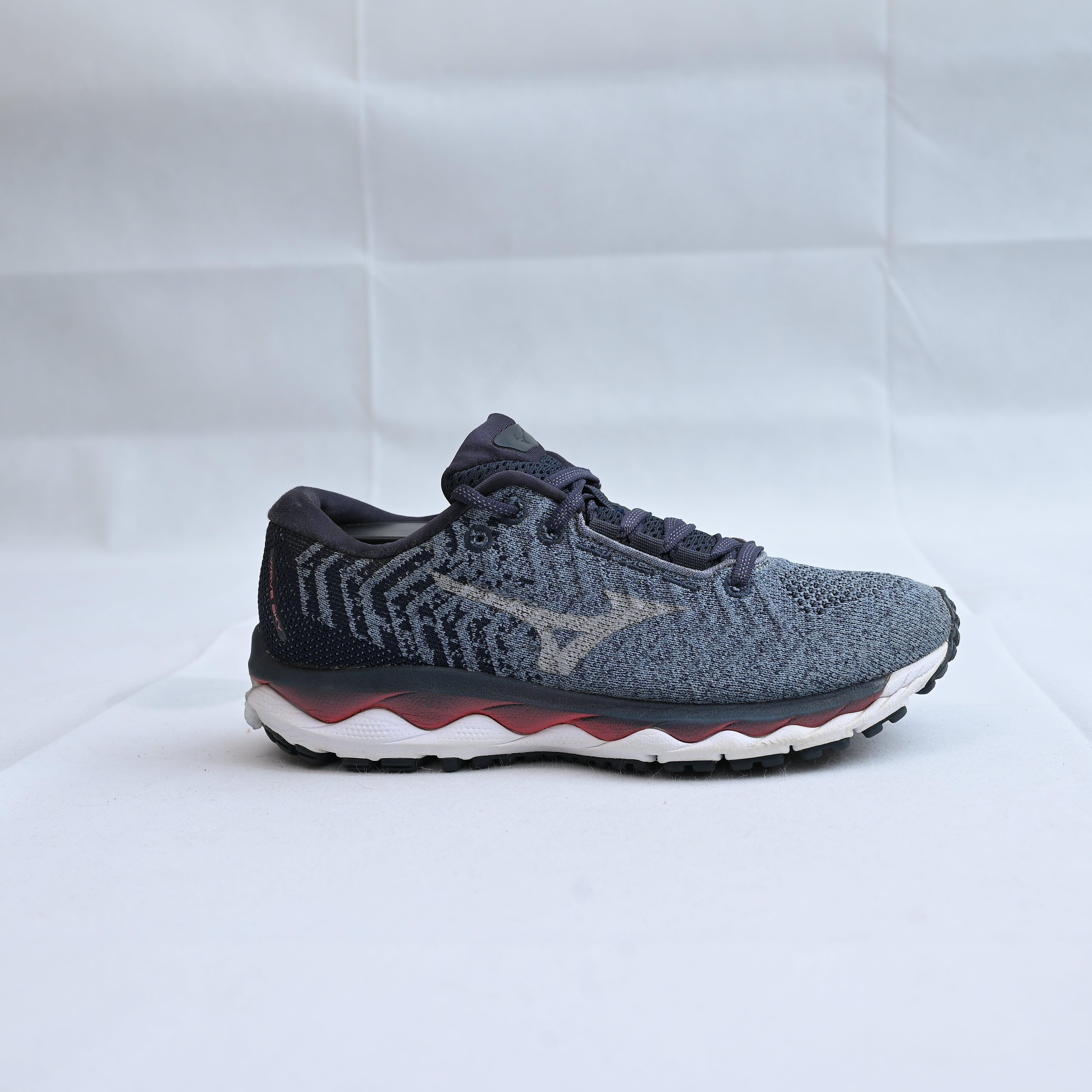 Mizuno Men's Wave Sky Waveknit 3 Running Shoe Grey Shoes Sneakers