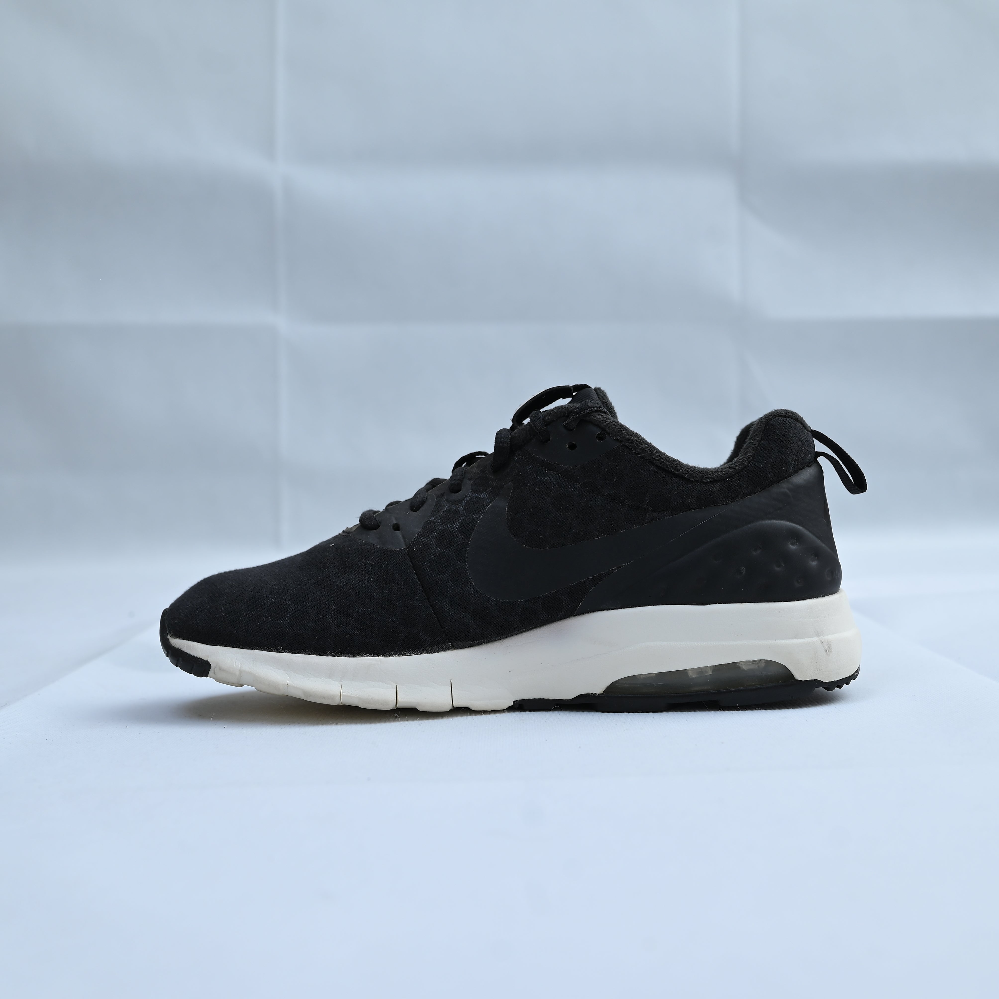 NIKE AIR MAX MOTION LW