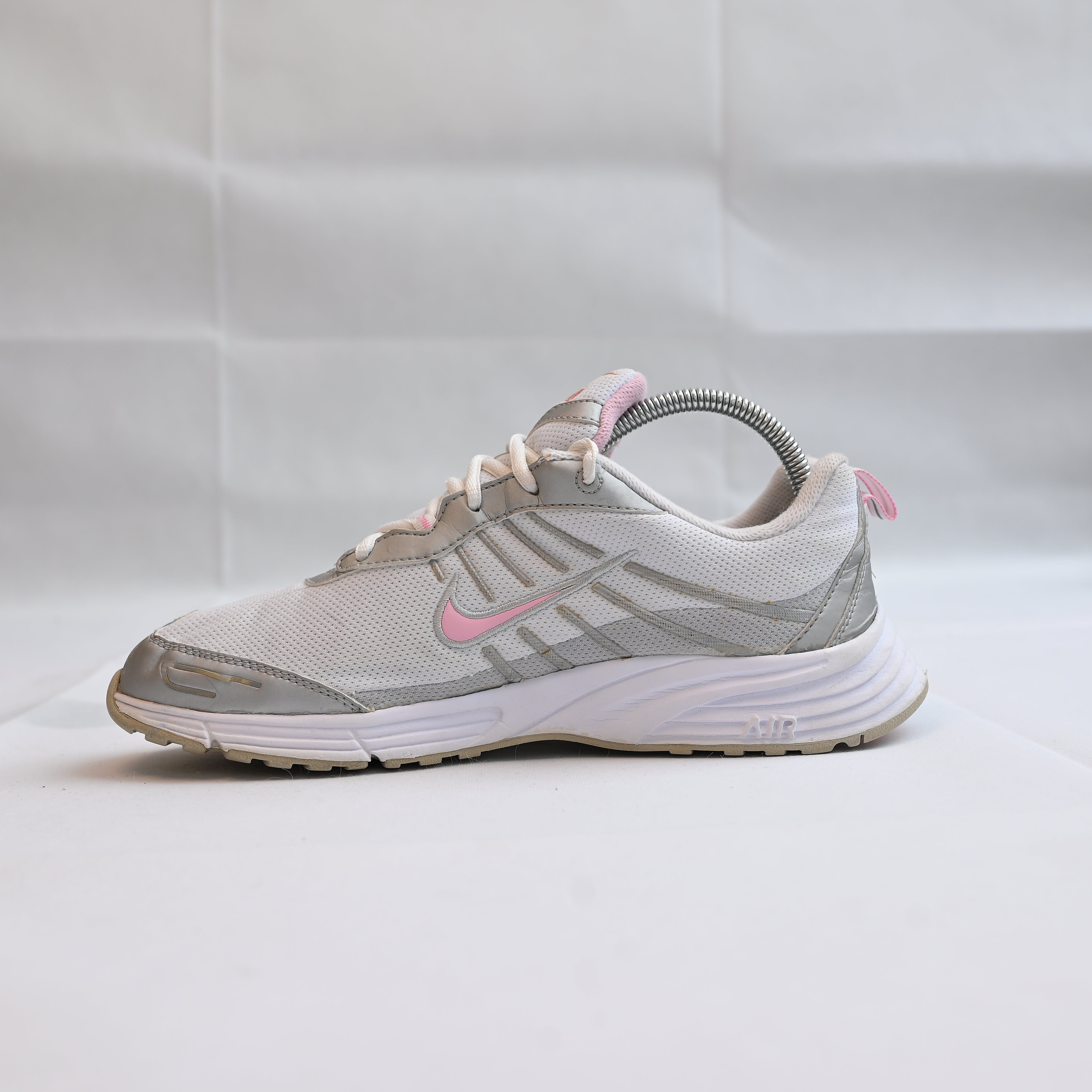 Nike Air Womens Sneakers White Pink Lace Up Walking Shoe 