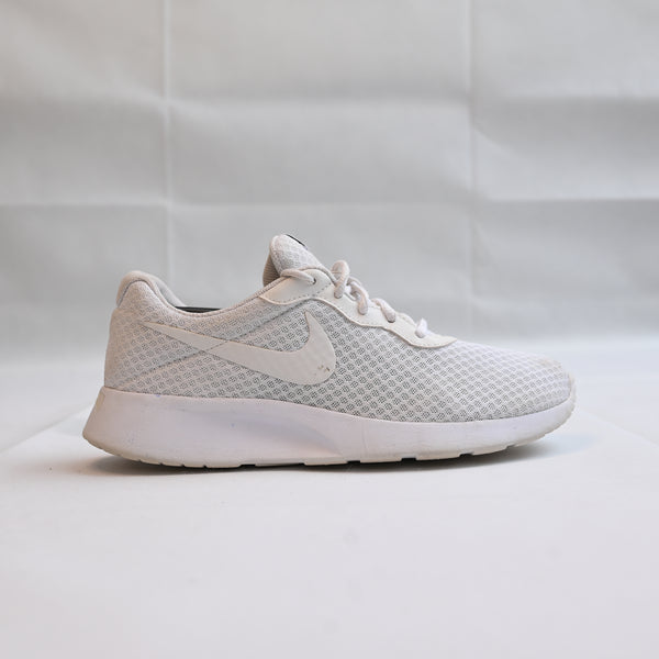 Nike Women's Tanjun White/White Black Running Shoes