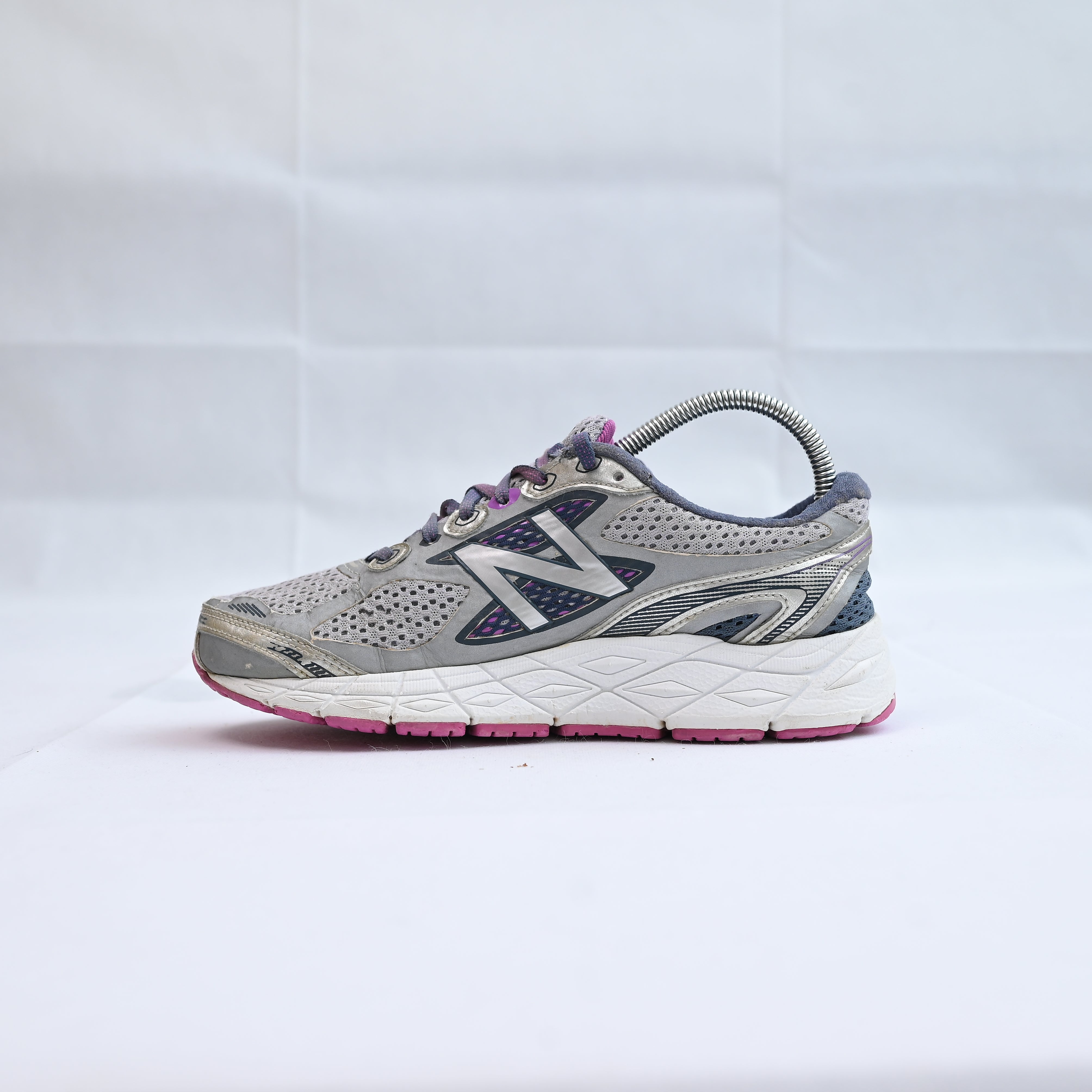 New Balance (WMNS) 840v3