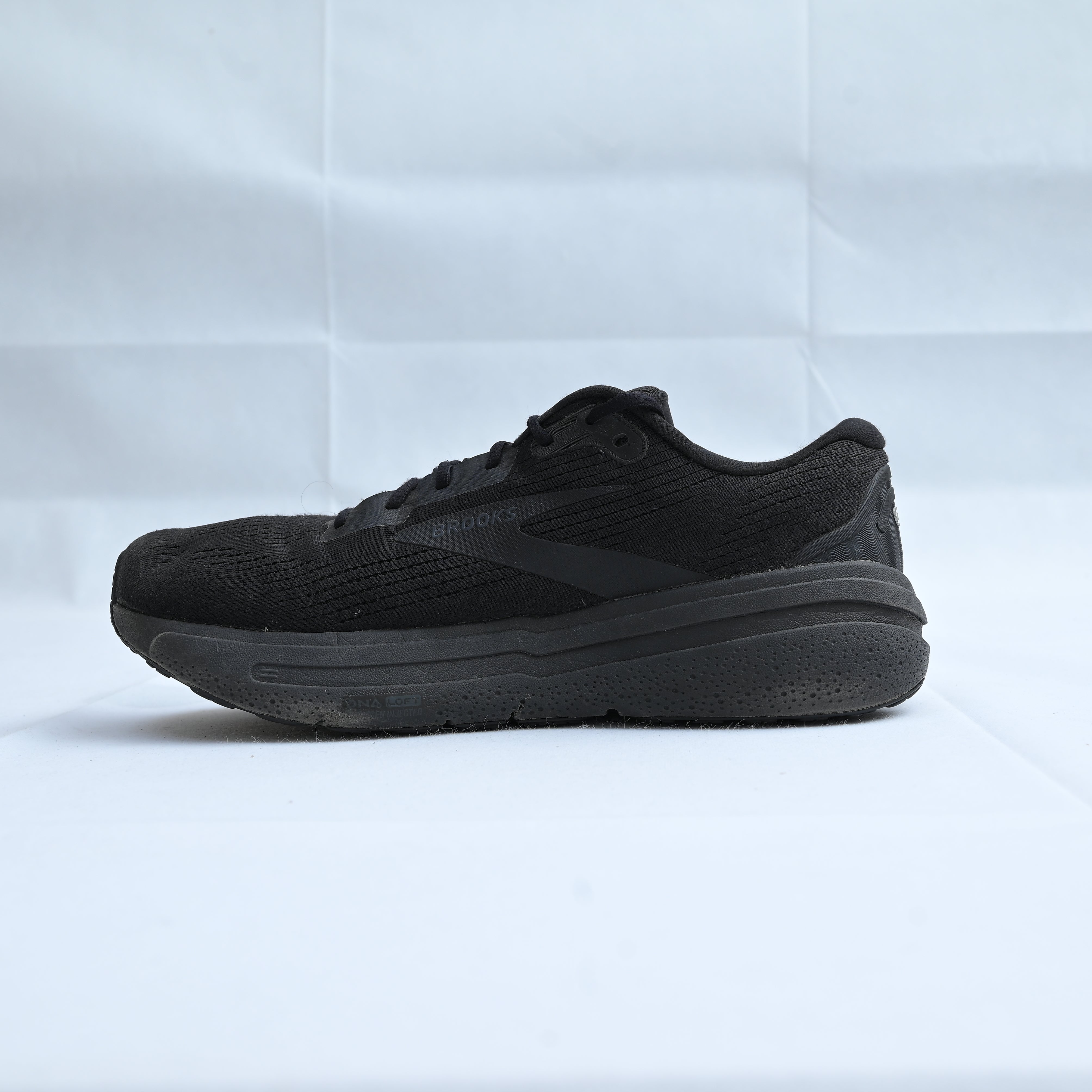 Brooks Ghost Max 2 Shoes Womens Size 9 Black Road Running Athletic Sneakers