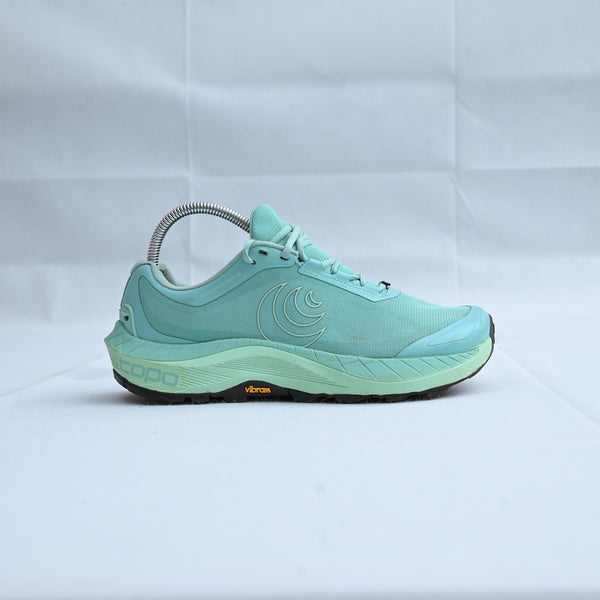 Topo Athletic MTN Racer 3