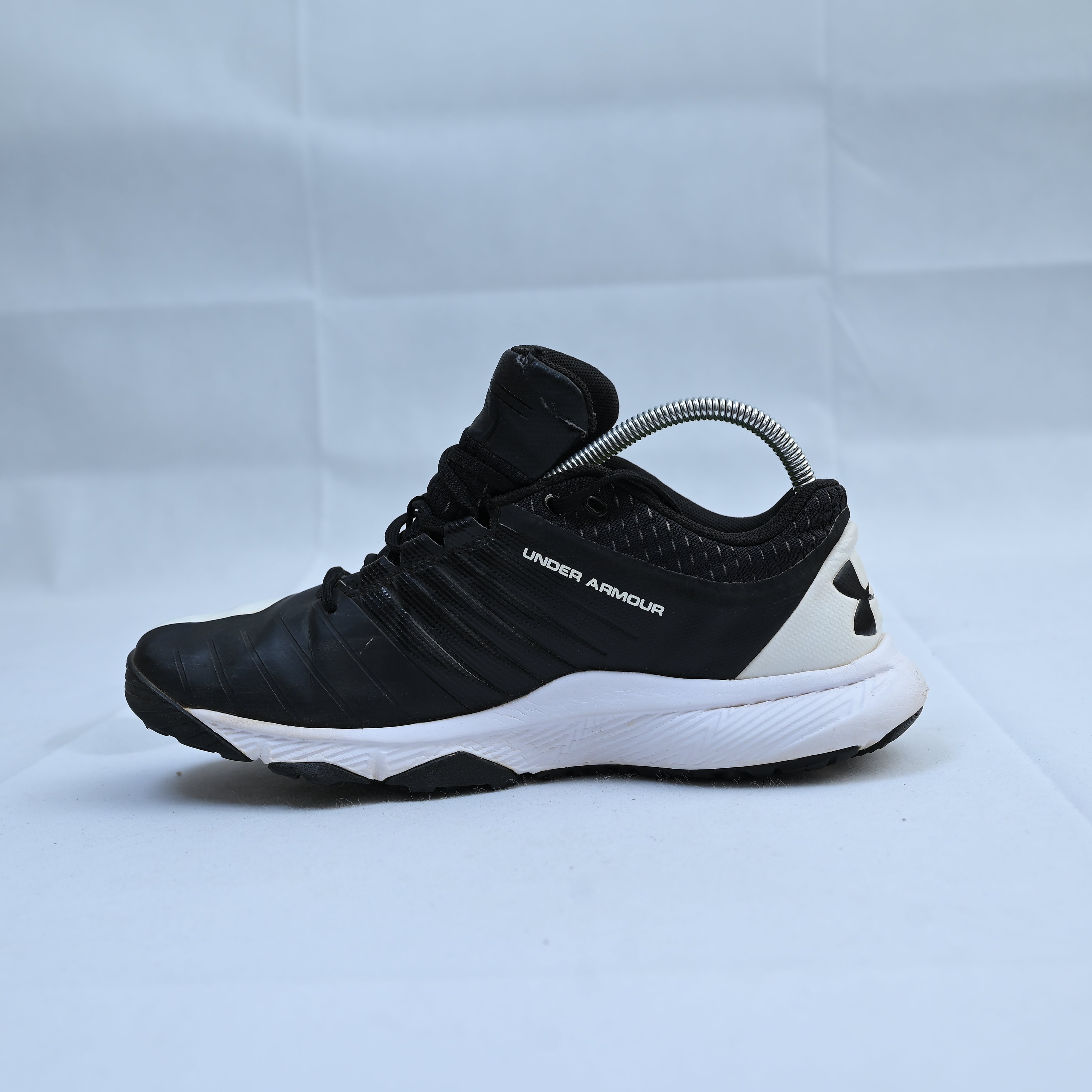 Under Armour Mens Yard Low Trainer Wht/Blk Shoes Sneakers 3000356-001