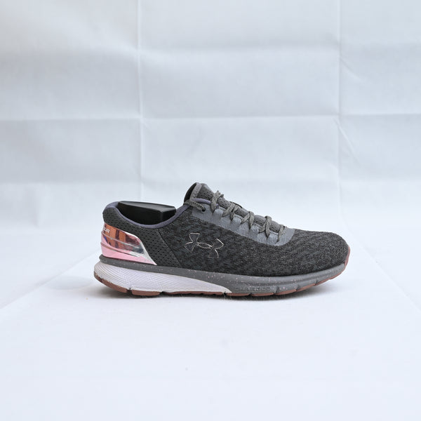 UNDER ARMOUR W CHARGED ESCAPE 2 CHROME 3022331-100 Grey
